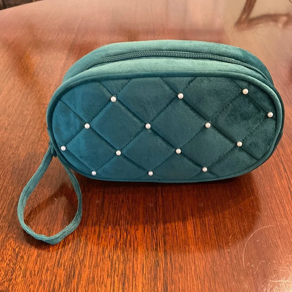 Plush Velour Quilted Cosmetic Toiletry Zip Top Case Bag w/ Pearls